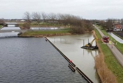 Aanvullen zand natuurvriendelijke oever