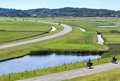 Pas op: gladheid door modder op de weg!