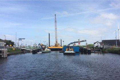 Montage Burgervlotbrug in volle gang - Gemeente Schagen